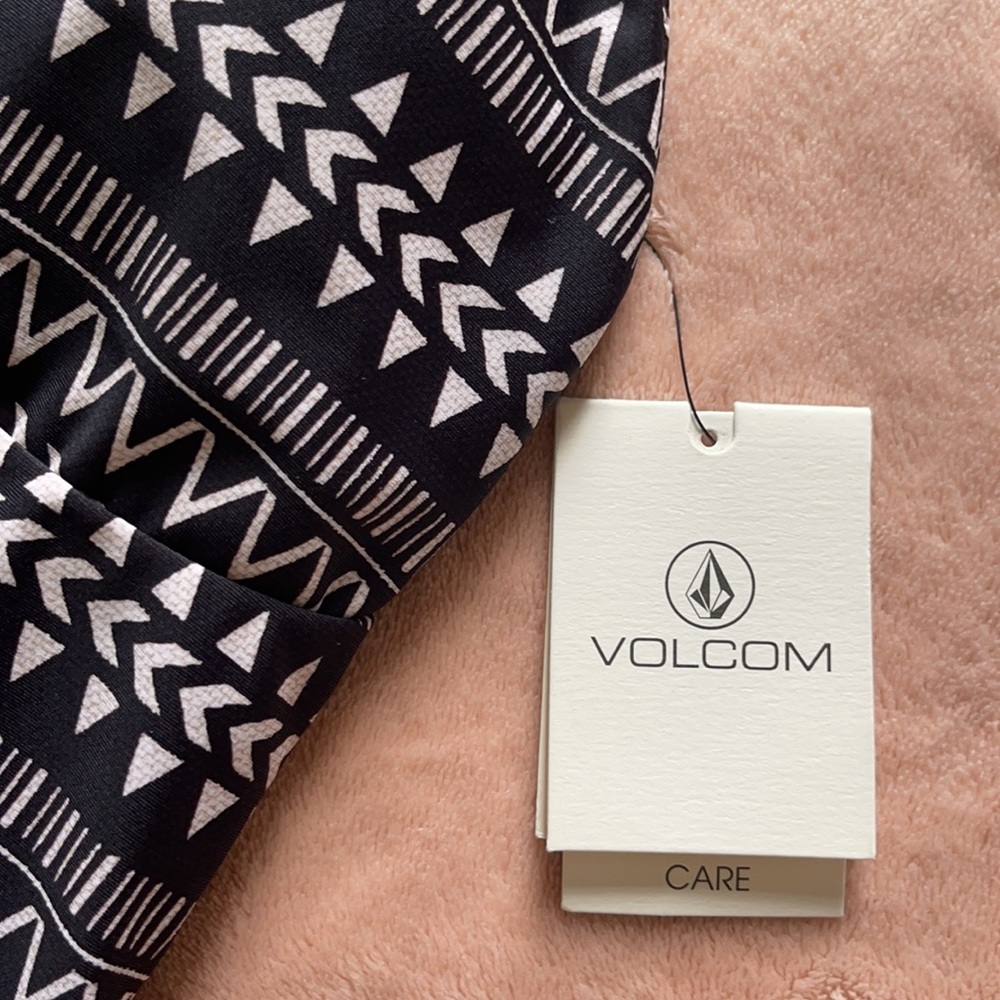 NWT Volcom One piece Swimsuit - Picture 3 of 4